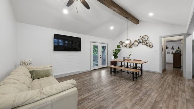 304 Cherry Street, Weatherford, TX 76086
