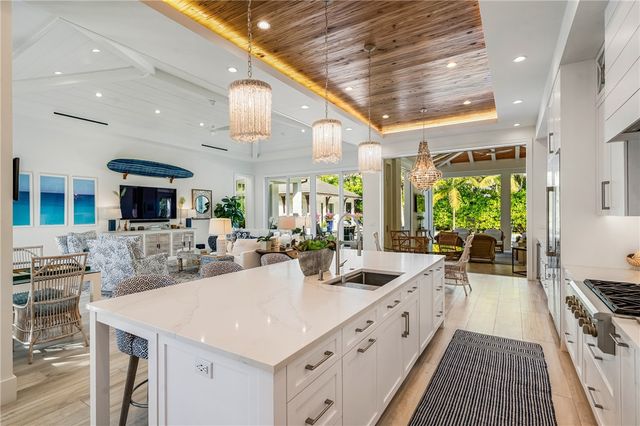 835 Iris Lane, Vero Beach, FL 32963