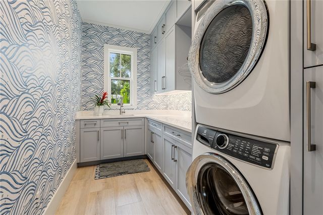 835 Iris Lane, Vero Beach, FL 32963