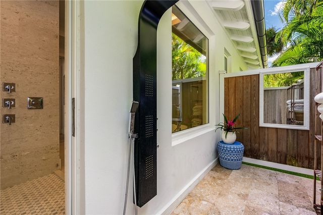 835 Iris Lane, Vero Beach, FL 32963