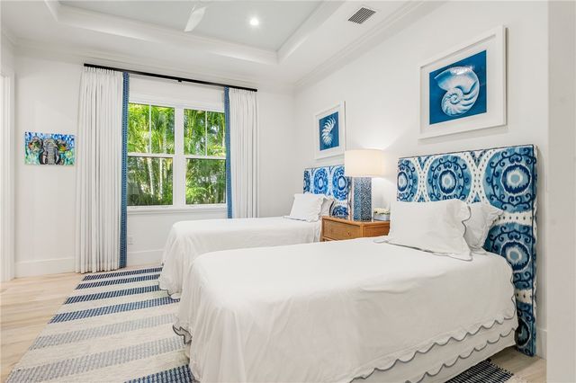 835 Iris Lane, Vero Beach, FL 32963