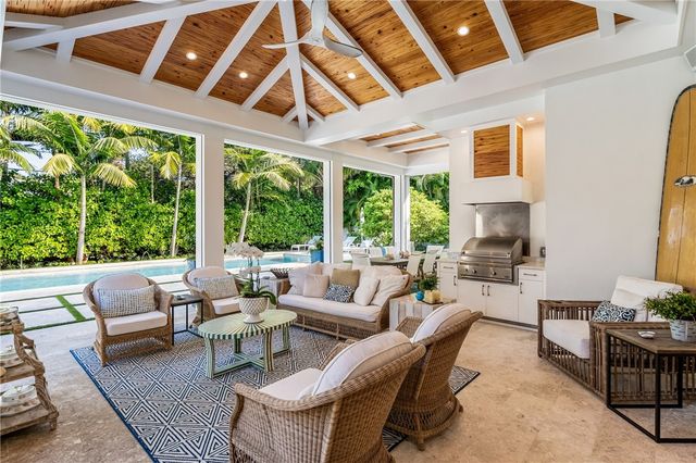 835 Iris Lane, Vero Beach, FL 32963