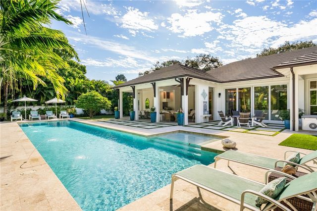 835 Iris Lane, Vero Beach, FL 32963