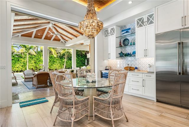 835 Iris Lane, Vero Beach, FL 32963