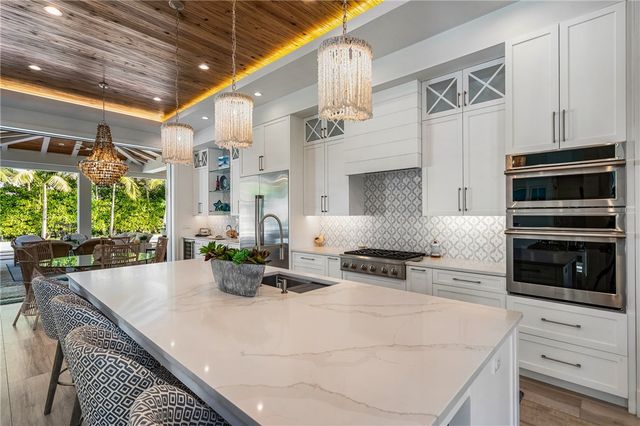 835 Iris Lane, Vero Beach, FL 32963