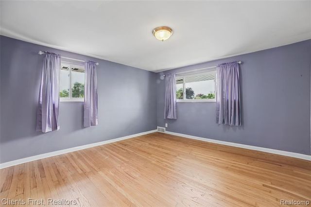 11274 Middlebelt Road, Livonia, MI 48150