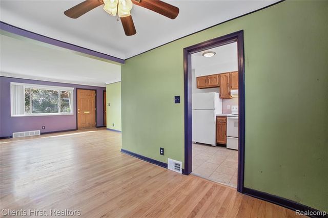 11274 Middlebelt Road, Livonia, MI 48150