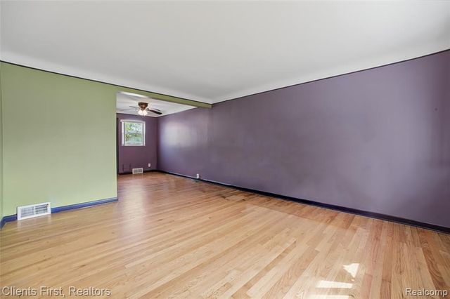 11274 Middlebelt Road, Livonia, MI 48150