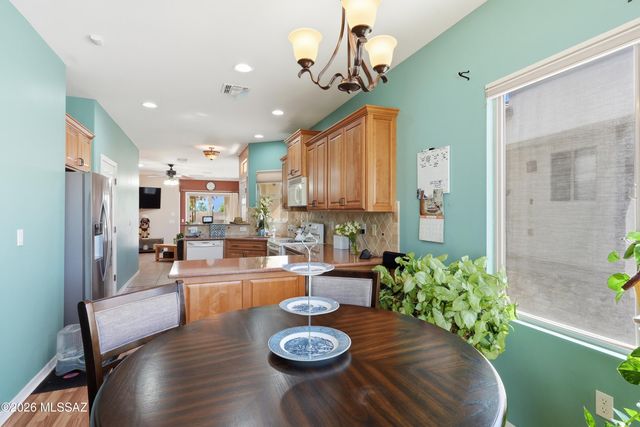 553 W Calle Media Luz, Sahuarita, AZ 85629