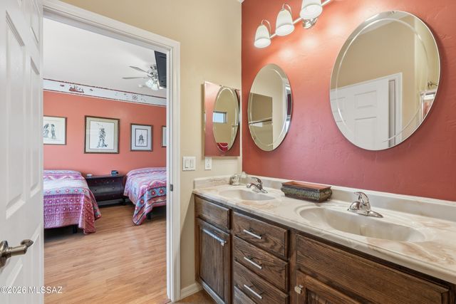 553 W Calle Media Luz, Sahuarita, AZ 85629