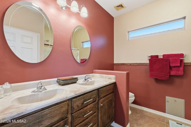 553 W Calle Media Luz, Sahuarita, AZ 85629