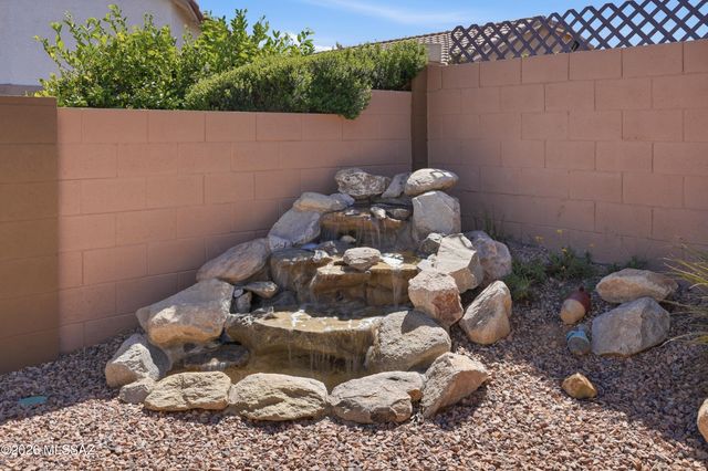 553 W Calle Media Luz, Sahuarita, AZ 85629