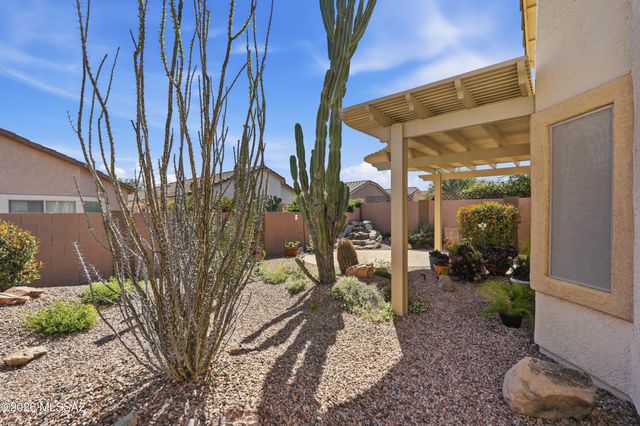 553 W Calle Media Luz, Sahuarita, AZ 85629