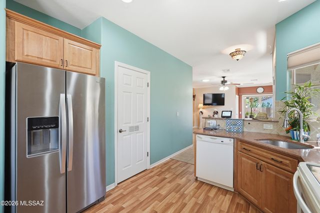 553 W Calle Media Luz, Sahuarita, AZ 85629