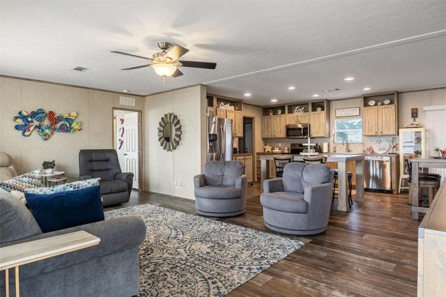 620 Lagoon Drive, Point Blank, TX 77364
