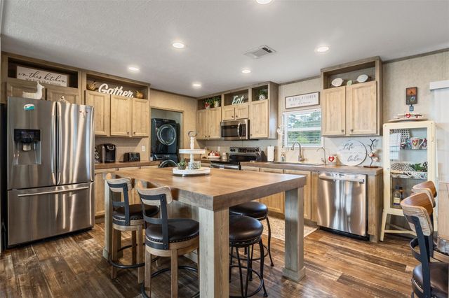 620 Lagoon Drive, Point Blank, TX 77364