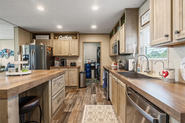 620 Lagoon Drive, Point Blank, TX 77364