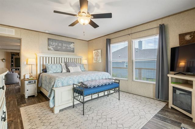 620 Lagoon Drive, Point Blank, TX 77364