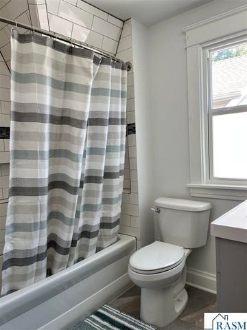 622 N 5th Street, Mankato, MN 56001