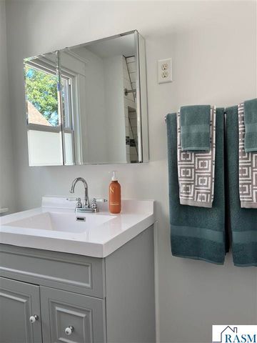 622 N 5th Street, Mankato, MN 56001