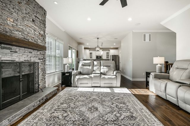 3607 Mossy Rock Drive, Zionsville, IN 46077