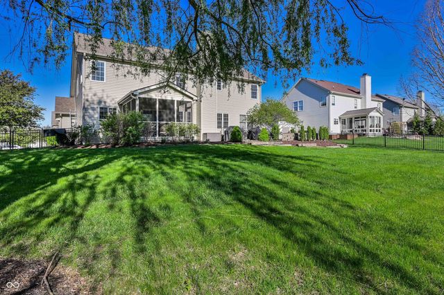 3607 Mossy Rock Drive, Zionsville, IN 46077
