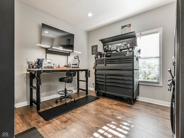 3607 Mossy Rock Drive, Zionsville, IN 46077