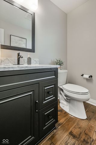 3607 Mossy Rock Drive, Zionsville, IN 46077