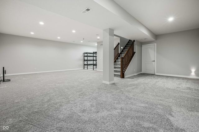 3607 Mossy Rock Drive, Zionsville, IN 46077