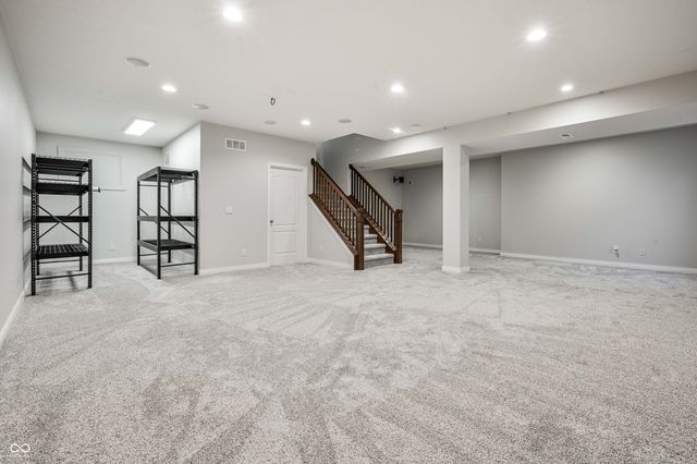3607 Mossy Rock Drive, Zionsville, IN 46077