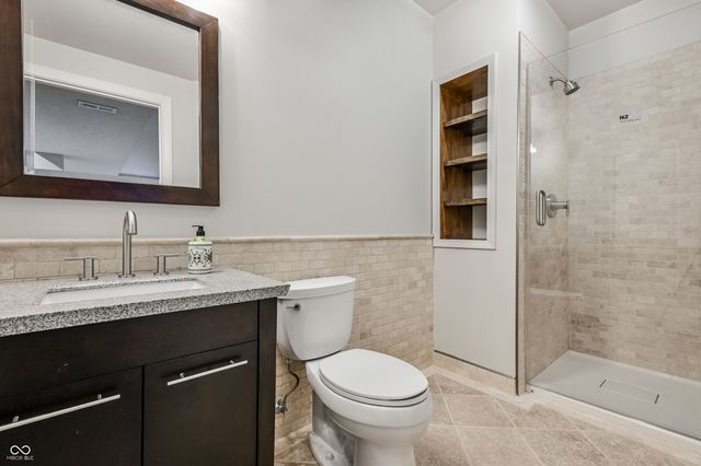 3607 Mossy Rock Drive, Zionsville, IN 46077