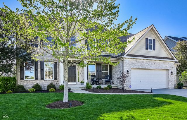 3607 Mossy Rock Drive, Zionsville, IN 46077