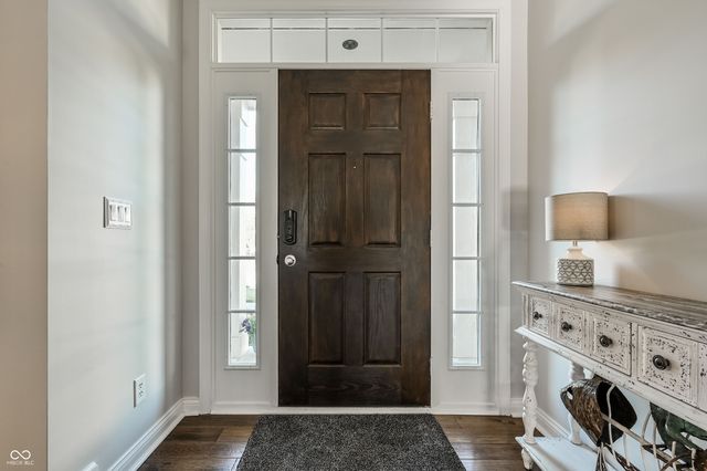 3607 Mossy Rock Drive, Zionsville, IN 46077
