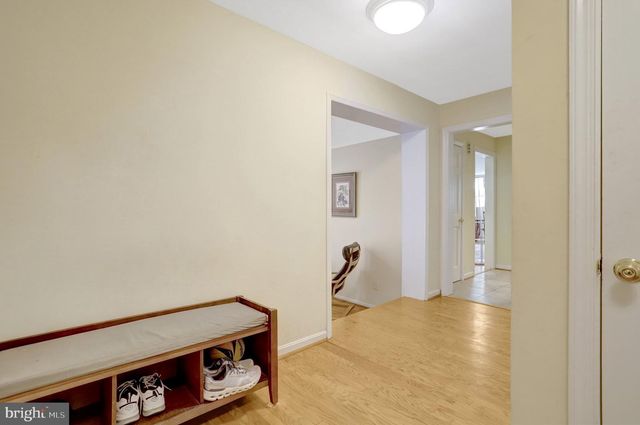 209 TYSON DR, Falls Church, VA 22046