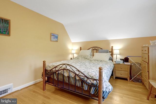 209 TYSON DR, Falls Church, VA 22046