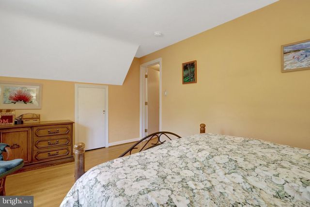 209 TYSON DR, Falls Church, VA 22046