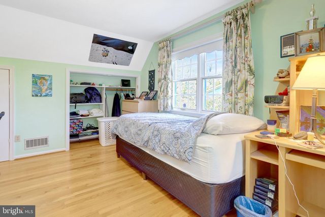 209 TYSON DR, Falls Church, VA 22046