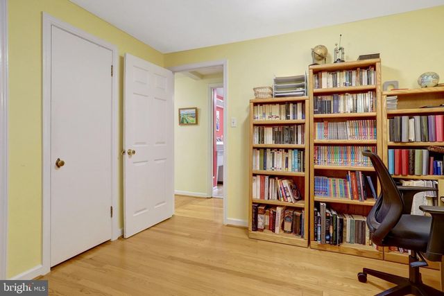 209 TYSON DR, Falls Church, VA 22046