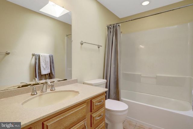 209 TYSON DR, Falls Church, VA 22046