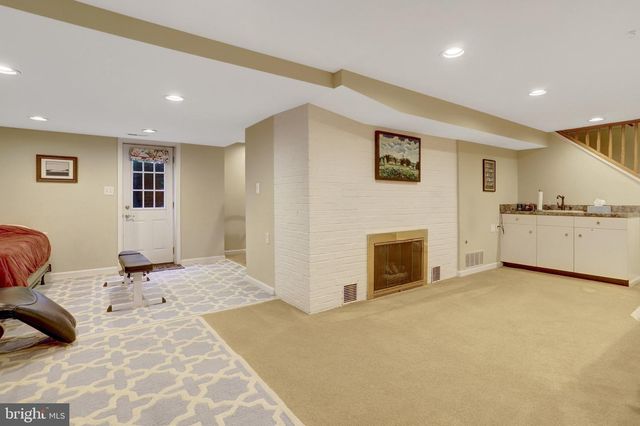 209 TYSON DR, Falls Church, VA 22046