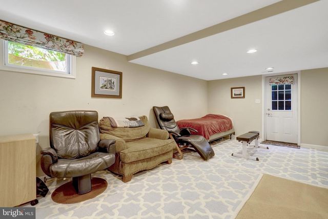209 TYSON DR, Falls Church, VA 22046
