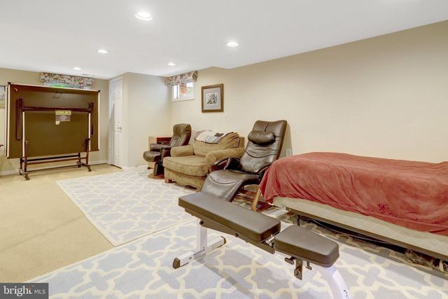 209 TYSON DR, Falls Church, VA 22046