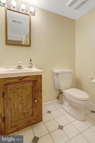 209 TYSON DR, Falls Church, VA 22046