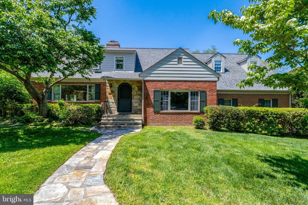 209 TYSON DR, Falls Church, VA 22046