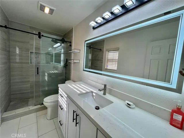 21 New Jersey, Irvine, CA 92606