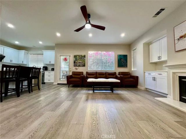 21 New Jersey, Irvine, CA 92606