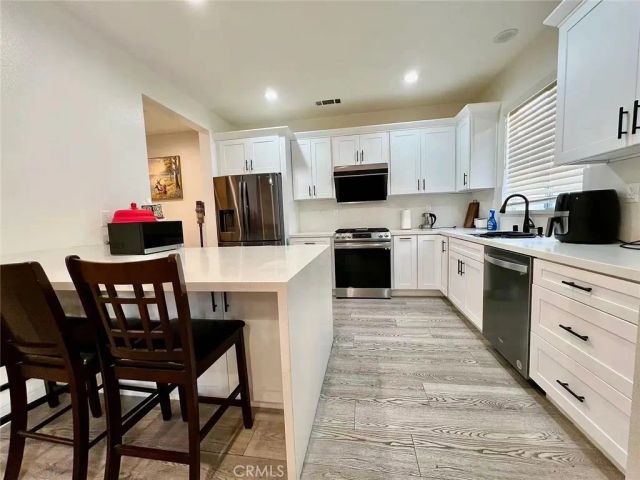 21 New Jersey, Irvine, CA 92606