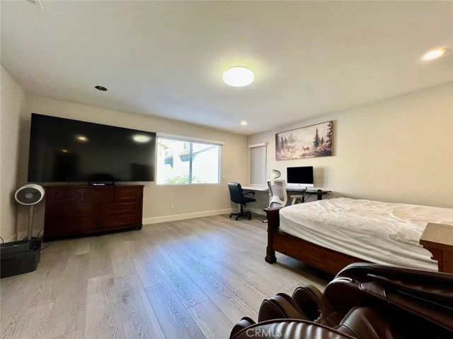 21 New Jersey, Irvine, CA 92606