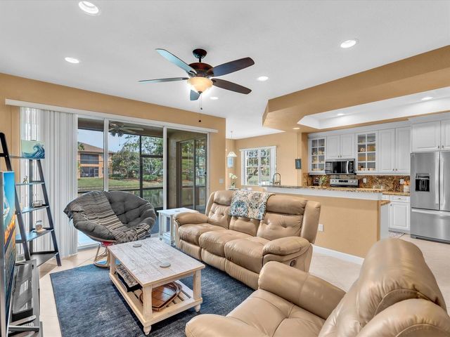 8025 NW 127th Lane 4-c, Parkland, FL 33076