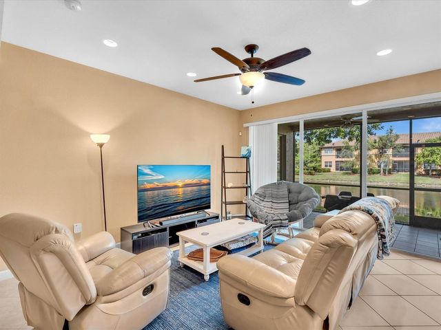 8025 NW 127th Lane 4-c, Parkland, FL 33076